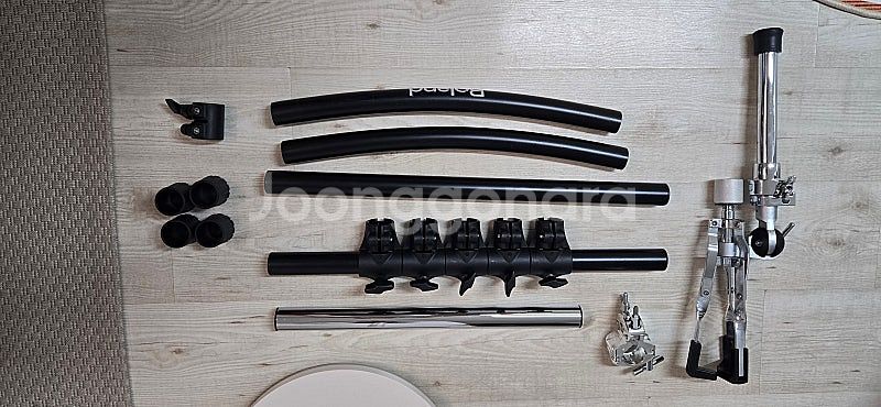 Gibraltar 9706NL 스네어 스탠드와 로랜드 랙파이프 클램프 등 판매합니다--0