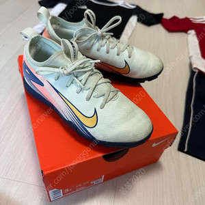 나이키 축구화210