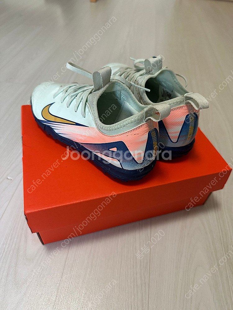 나이키 축구화210--2