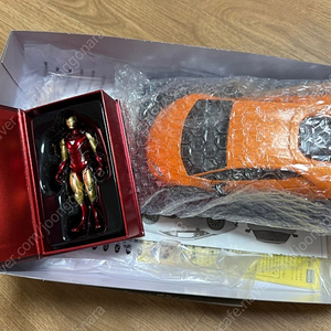 아카데미 과학 1:24 람보르기니 우라칸 프라모델 + Zdtoys 아이언맨 마크85 홀오브아머 4인치 피규어 세트 판매합니다.