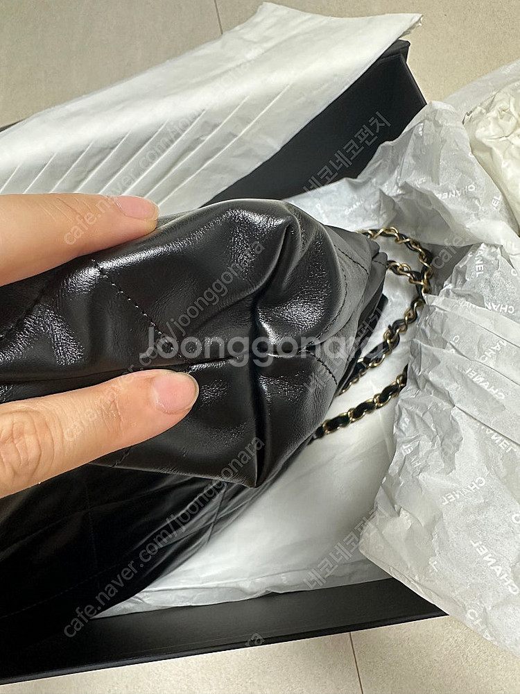 샤넬 22백 스몰 블랙 판매합니다.--5