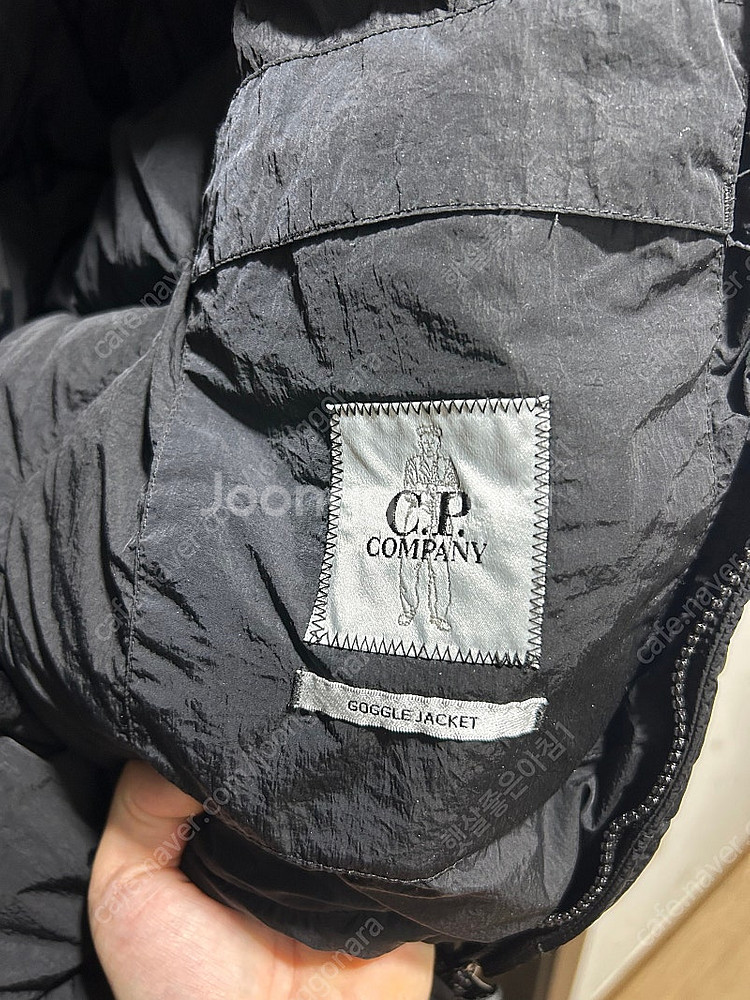 CP컴퍼니 에코 크롬 R 후드 다운 52 고글 자켓 블...--2