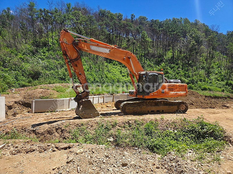 두산 DX300LC 2014년식 차대1395 10 궤도...--0
