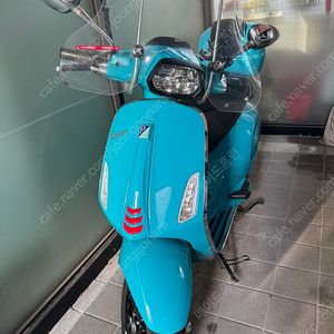 22년식 베스파 스프린트s 125 아우다체블루 팝니다