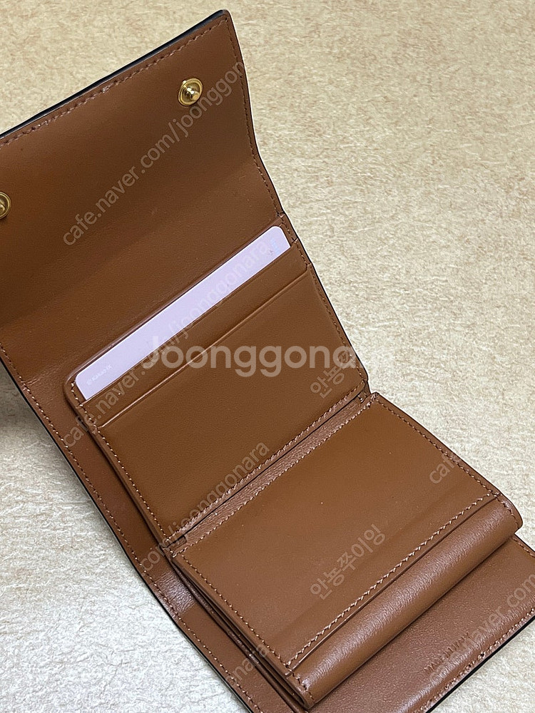 셀린느 트리옹프 캔버스 램스킨 탠 3단지갑--3