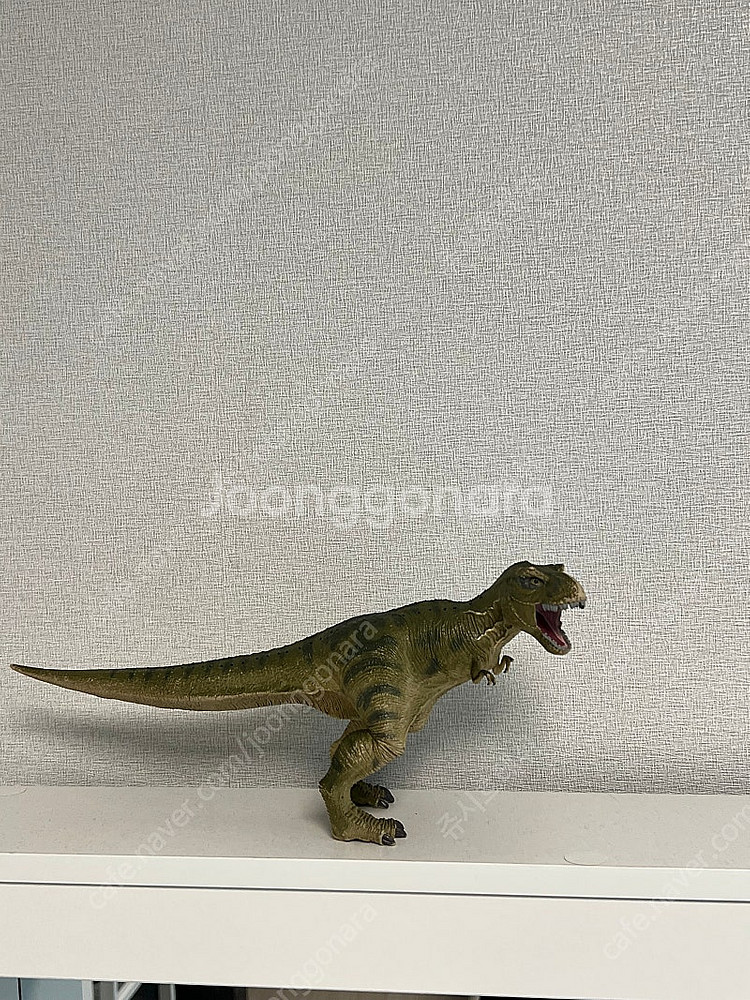 한반도의 공룡 점박이 타르보사우르스 피규어 팔아요.--1