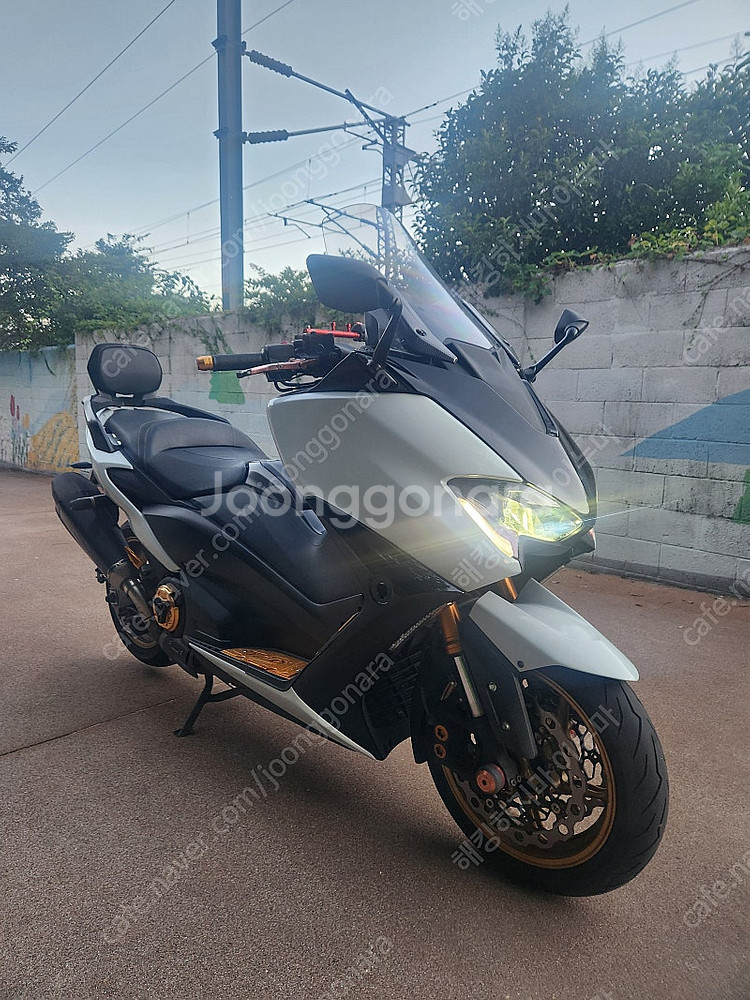 tmax560 튜닝 21년 팝니다--1