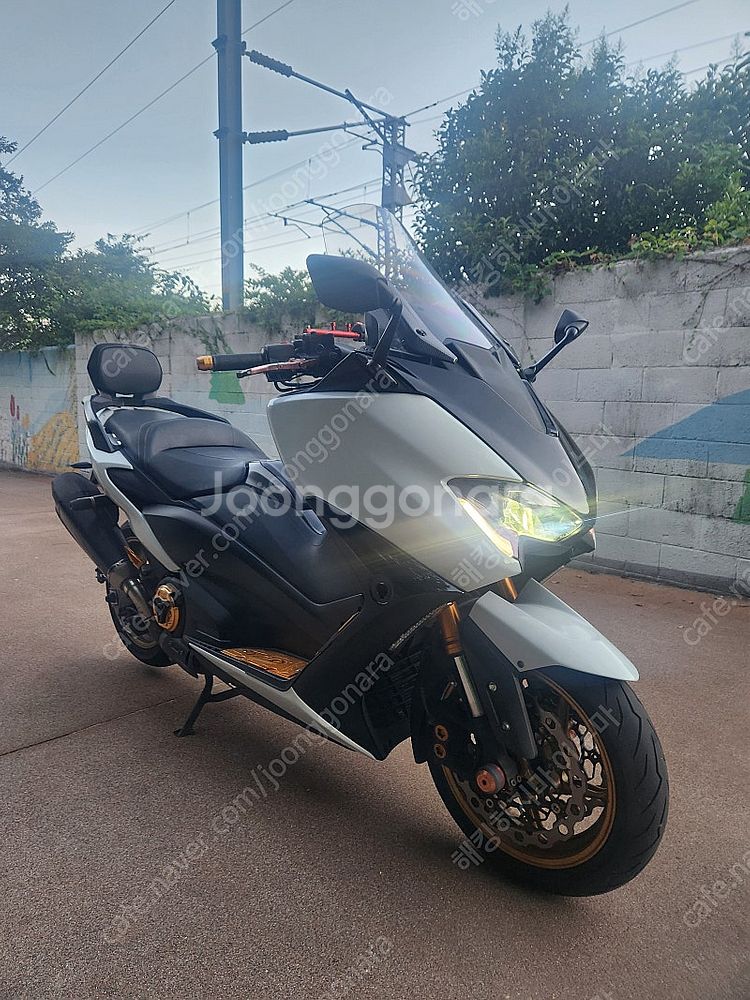 tmax560 튜닝 21년 팝니다--3