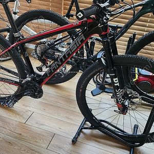 엘파마 환타시아.. g프레임 풀xt 카본 mtb팝니다.