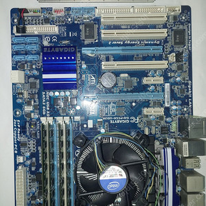 I7 860 16gb io쉴드 GIGABYTE GA-P55A-UD3R 메인보드입니다