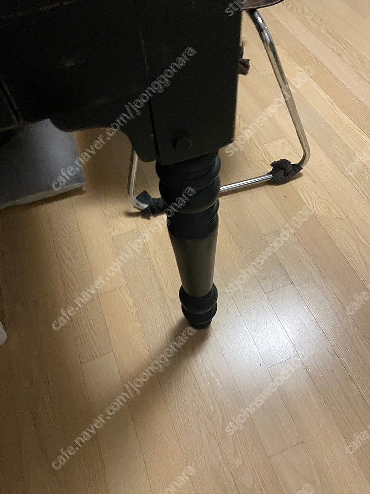 까사알렉시스 다이닝 테이블 원목 블랙 이미지