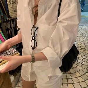미뉴에트 셔츠 화이트셔츠 코튼셔츠 포켓셔츠 여름셔츠 구룸 어라운드율 수아마르 유어메모 블룸인메이 디그리스 어그스트 베이지보울