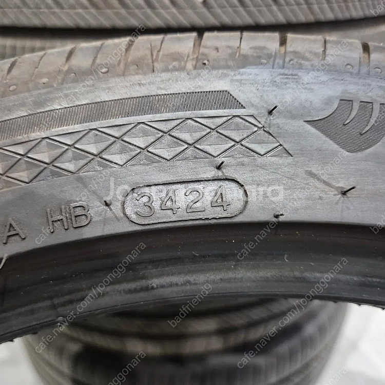 한국타이어 255/40R20 특A급 4본--1