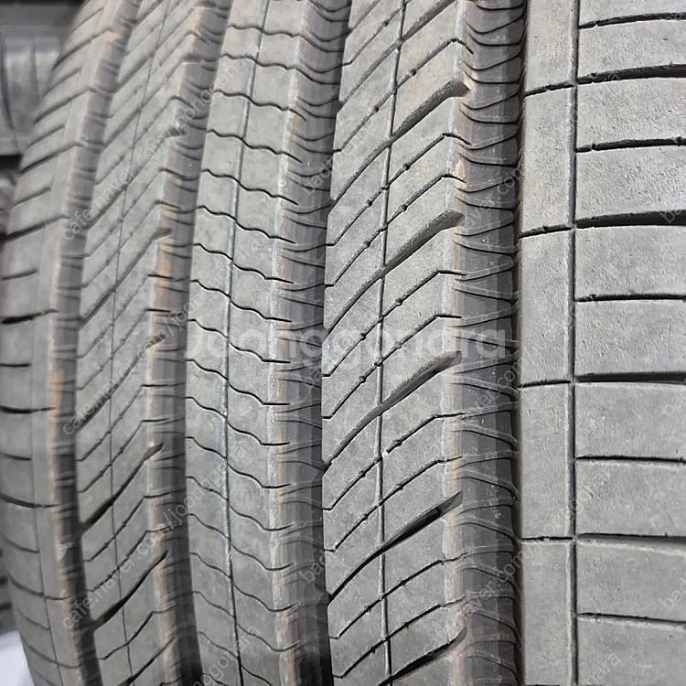 한국타이어 255/40R20 특A급 4본--2