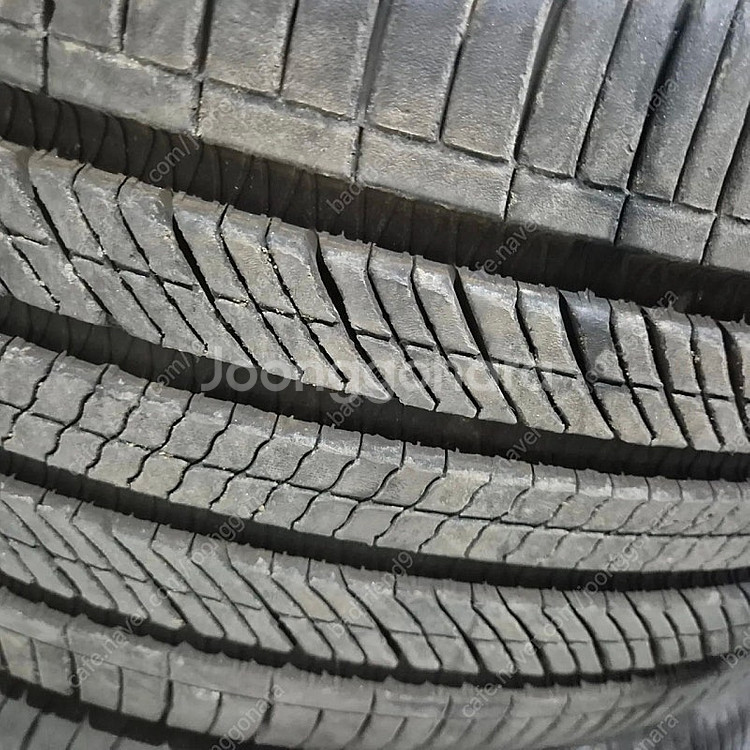 한국타이어 255/40R20 특A급 4본--3