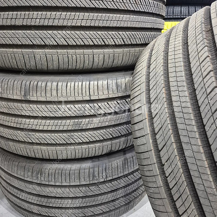 한국타이어 255/40R20 특A급 4본--4