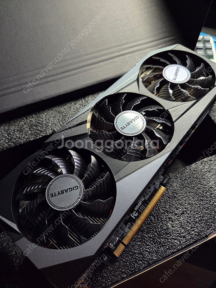 GIGABYTE 라데온 RX 6800 GAMING OC...--0