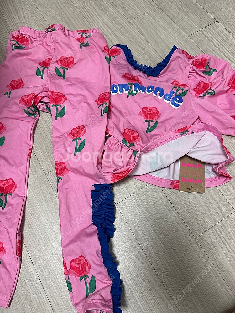 베베베베 로즈 래쉬가드 라지 45000원(새상품)--0