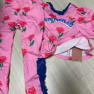 베베베베 로즈 래쉬가드 라지 45000원(새상품)