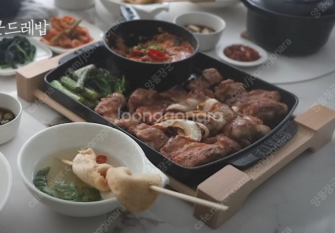 [새상품][국내공식수입원 정품] 스타우브 나무 받침+주...--1