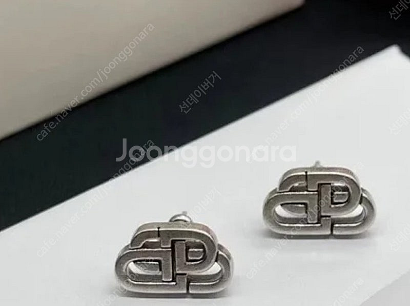[팝니다] 발렌 귀걸이 저렴하게 판매 합니다!--4