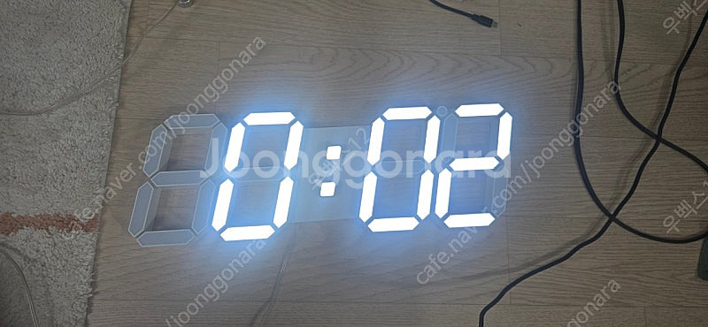 무아스 3D 빅플러스 화이트 벽걸이 LED 벽시계 판매합니다.--1