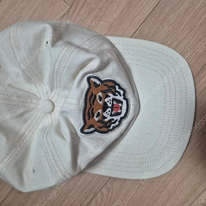 휴먼메이드 6패널 호랑이 볼캡 팝니다
