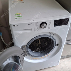 [LG] LG 트롬 세탁기 12kg F12WVA, 35만원 팝니다. (직거래)