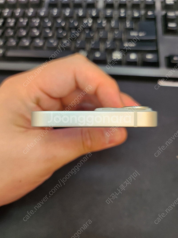 아이폰13미니 화이트 128GB 상태좋은중고 30만팝니다.--2