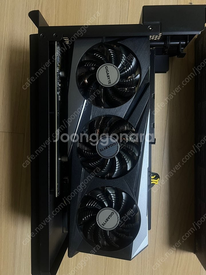 레이저 코어 X EGPU, 기가바이트 6600xt 판매--1