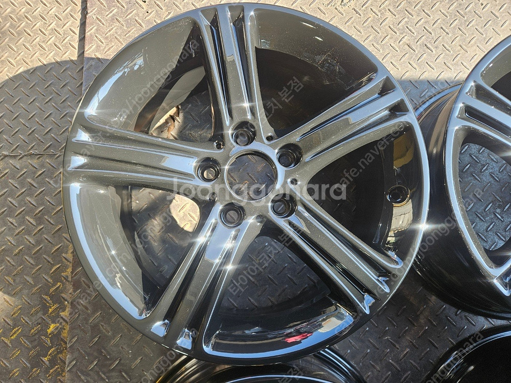 17인치 BMW F30 3시리즈 유광블랙 네비팩 순정휠...--1