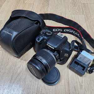 캐논 550D바디및 18-55mm 번들렌즈 셋트 판매합니다