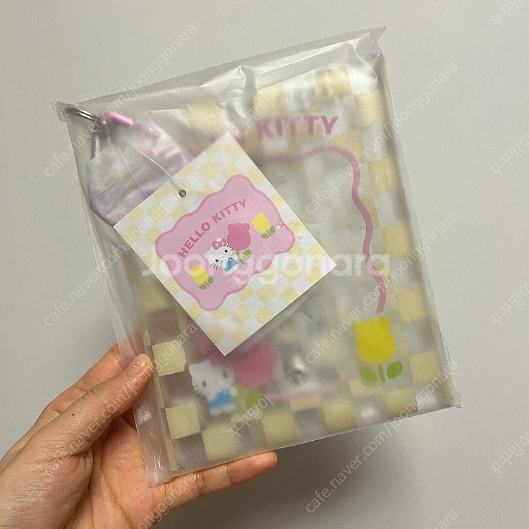 산리오 헬로키티 체크 파우치--1