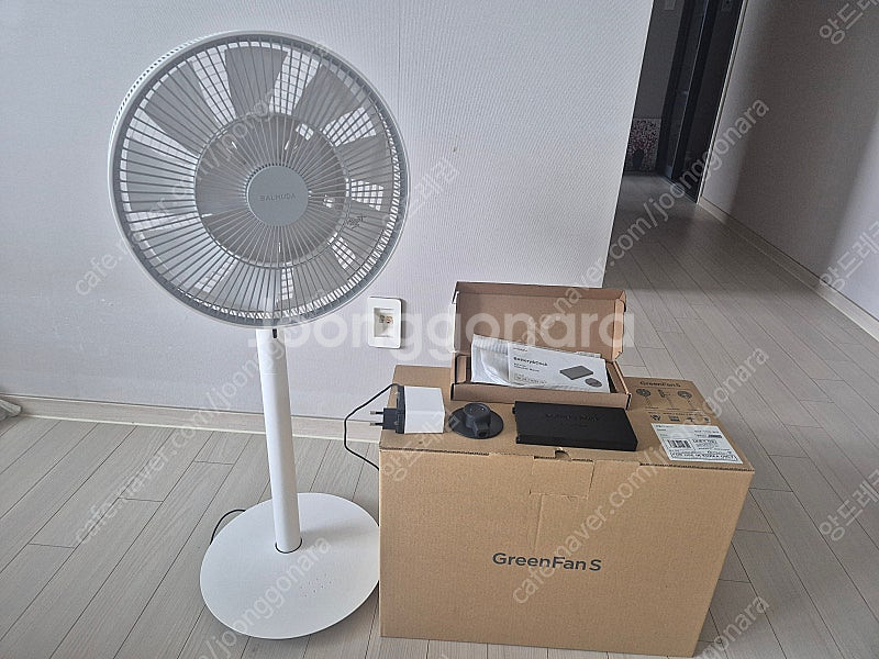 발뮤다 그린팬s 화이트 선풍기+ 발뮤다 배터리독 팝니다...--0