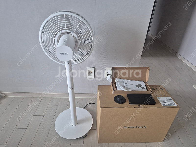 발뮤다 그린팬s 화이트 선풍기+ 발뮤다 배터리독 팝니다...--6