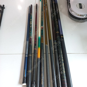 민물낚시대 18대 및 받침대,찌등 용품 일괄 팝니다