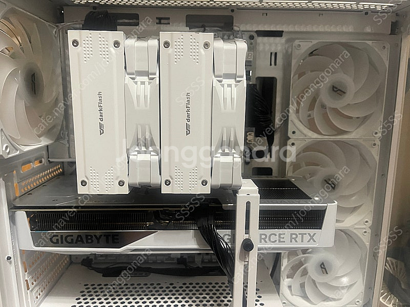 [서울] 9800X3D 5070TI 완본체 화이트 미사...--0