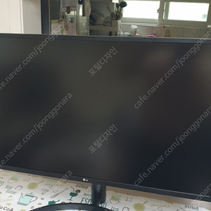 (서울 직거래)LG 32인치 4K UHD 32UK550 민트급 팝니다/자체 스피커 내장
