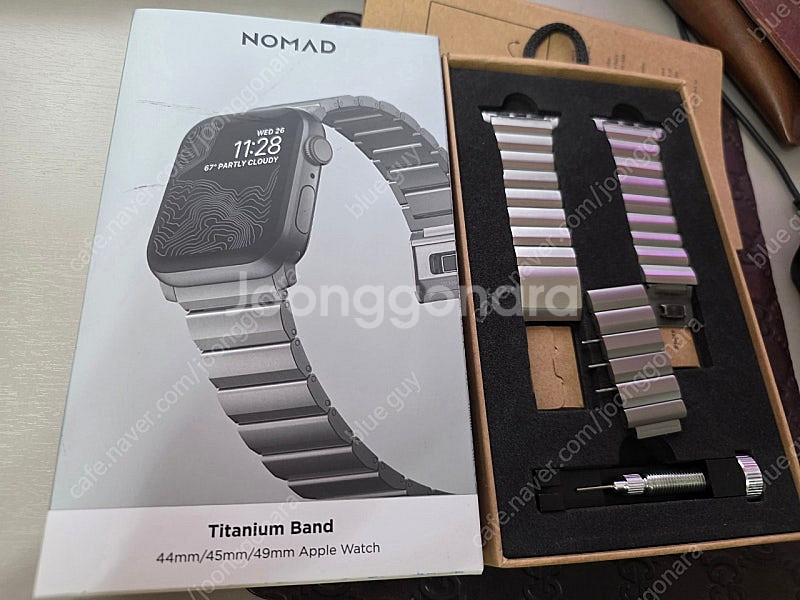 노마드 티타늄 Apple Watch 밴드--0