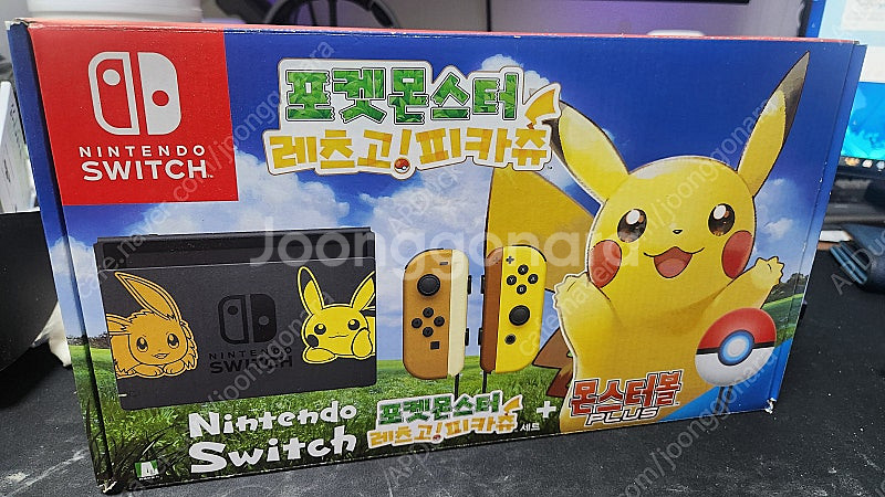 닌텐도 스위치 레츠고 피카츄 에디션 판매합니다--0