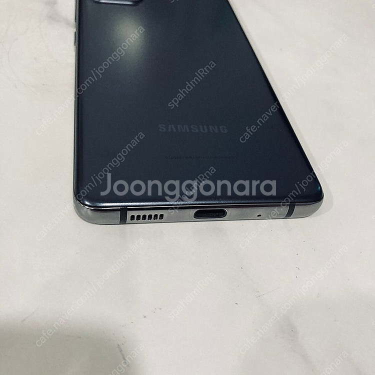 갤럭시 퀀텀2 블랙 128기가 매우깔끔한기기 7만5천원 판매합니다!--2