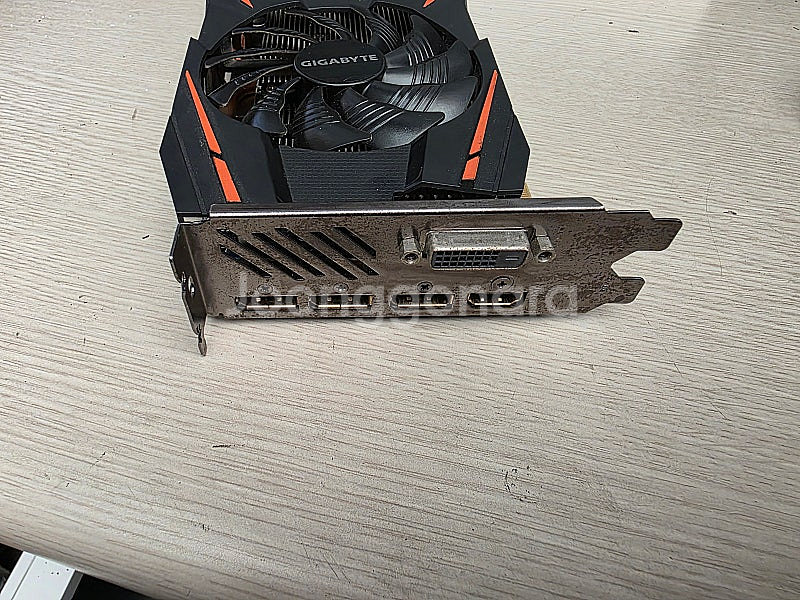 기가바이트 라데온 RX570 4GB 그래픽카드--2