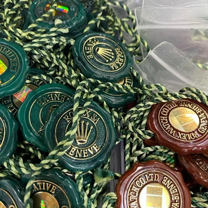 롤렉스 박스, 보증서커버, 메달, 책자 등 부속품 판매합니다.