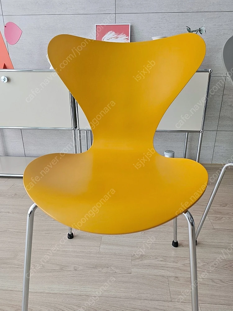 프리츠한센 세븐체어 이미지