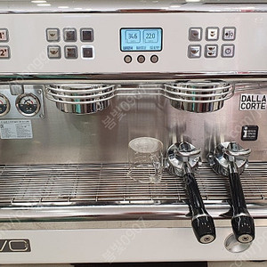 1년 사용 S급 에스프레소 커피머신 (달라꼬르떼 에보2)