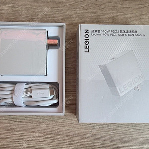 레노버 140w pd충전기(화이트) 팝니다