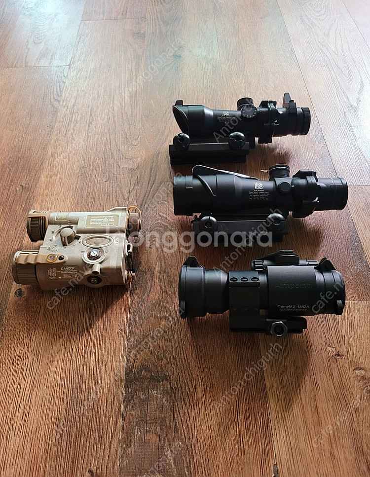 홀리워리어 m2 및 acog 소모기어 peq16b 팝니...--0