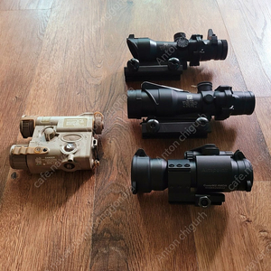 홀리워리어 m2 및 acog 소모기어 peq16b 팝니다