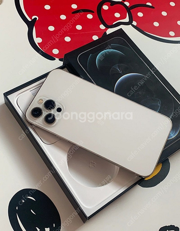 아이폰 12 Pro 화이트 색상 판매합니다--1