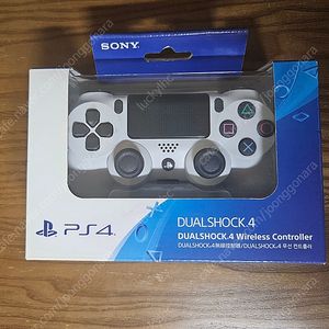 PS4 듀얼 쇼크 미개봉 새상품 화이트 5만원에 판매 합니다.